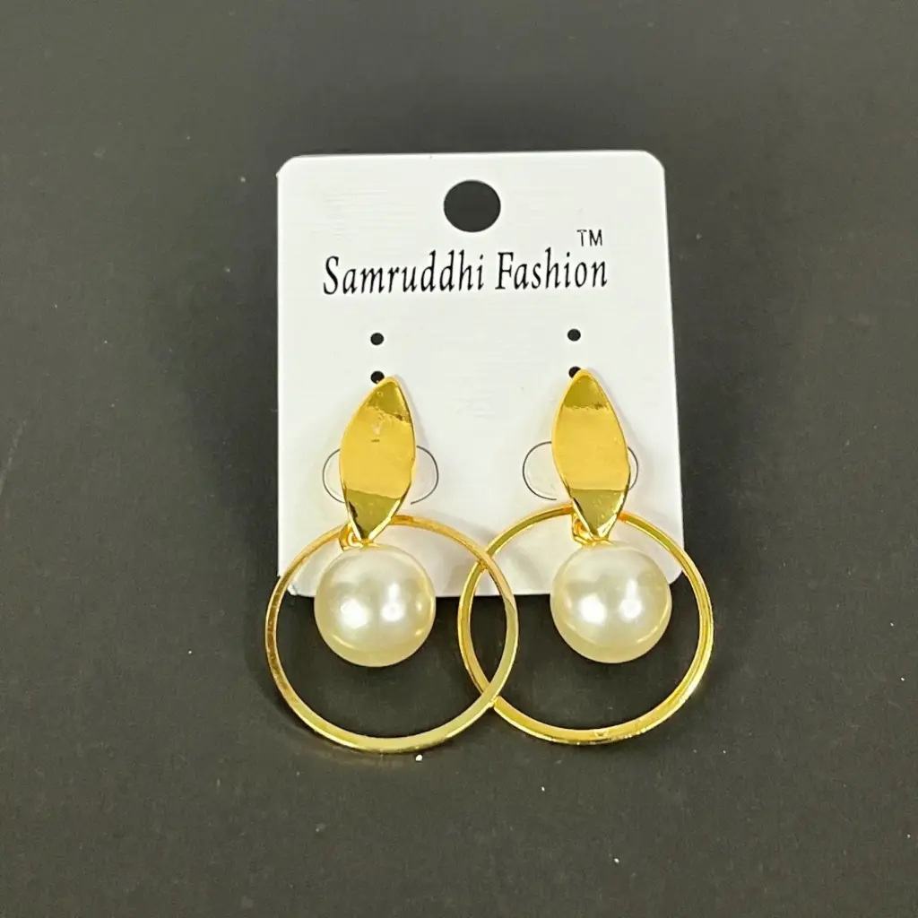 Pearl Beauty Golden Fashionable Earring