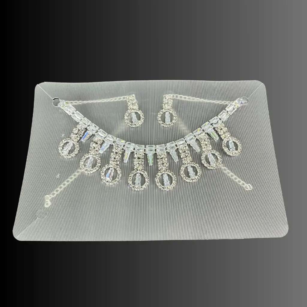 Necklace Set Silverish Fashionable Haar with Earring for Girls and Women Partywear Set