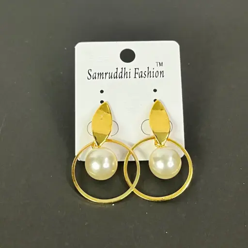 Pearl Beauty Golden Fashionable Earring